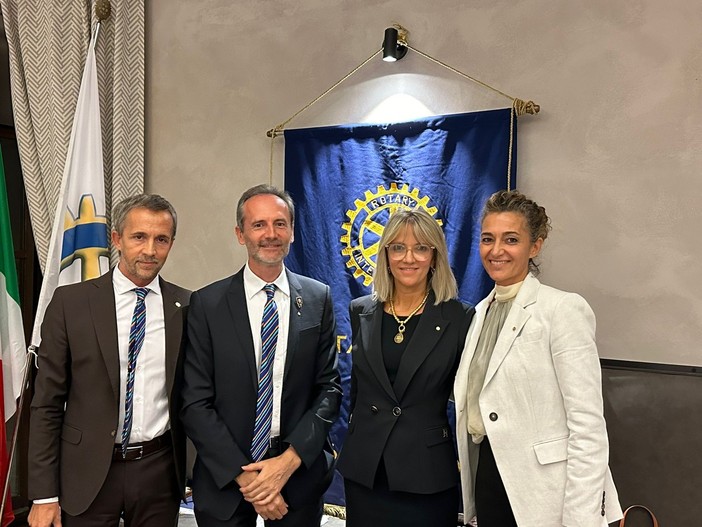 Silvio Tavella presidente Rotary Saluzzo, Natale Spineto Governatore Distretto, Viola Gastaldi e Luisa Frandino