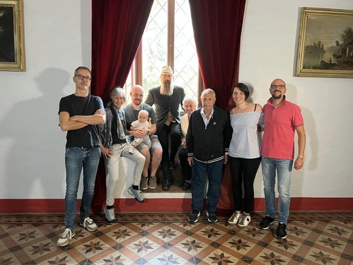 Le riprese del docufilm al castello di Rovasenda, nel Vercellese, con gli eredi della famiglia nobiliare assieme a Valter Lunetti attore, che impersona il noto ampelografo con Diego Ponzo e Daniele Trucco