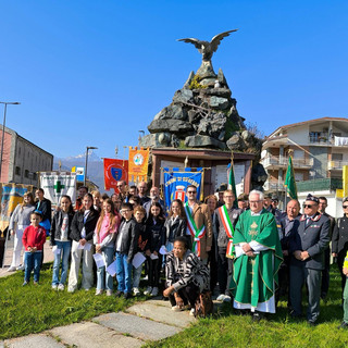 Ieri, domenica 3 novembre, una grande folla si è radunata a Rifreddo per ricordare la fine della Prima Guerra Mondiale e per celebrare la Festa dell'Unità Nazionale e delle forze armate