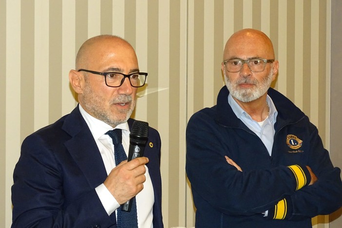 Il socio Lions Roberto Cagnazzo con il presidente Armando Verrua (Foto: Giacomo Berrino)