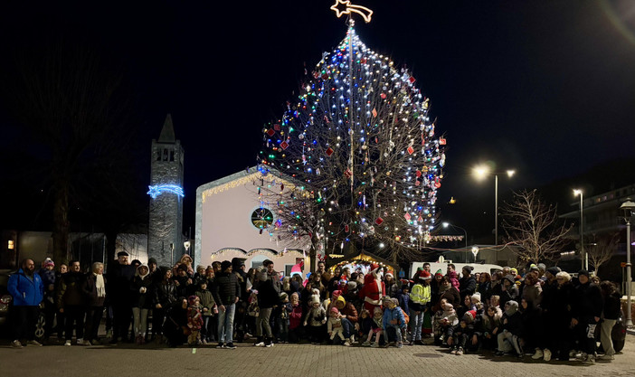 L'accensione dell'albero di Natale di Rifreddo