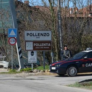 Nasconde tra i vestiti alimentari rubati alla Coop di Bra: nei guai una 40enne