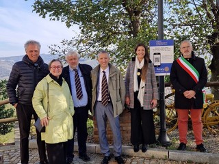 Massimo Pelisseri, Paola Ferrero, Lorenzo Gallo, Paolo Fortuna, Gaia Frunzio (presidente del Rotary Club Alba), Mauro Andriano (sindaco di Roddino)