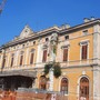 Stazione di Saluzzo, al via l'allestimento dei ponteggi per i lavori sul tetto.