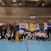 L'U17 saviglianese con i suoi sostenitori