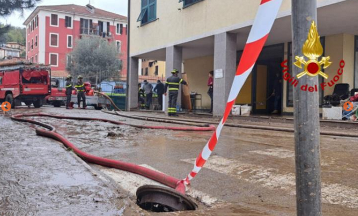 Colonna mobile dei vigili del fuoco di Cuneo in aiuto alla popolazione di Cairo Montenotte