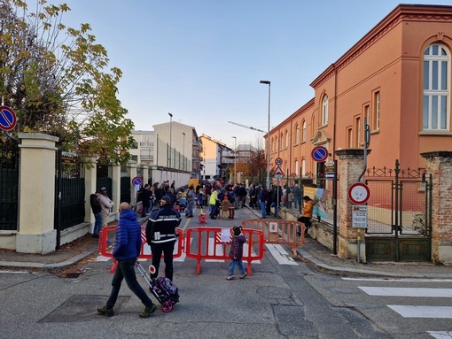 Alba, la scuola si prende la strada: &quot;Un successo la sperimentazione alla Umberto Sacco&quot;