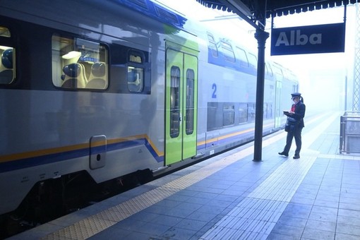 Ritardi a catena e disagi sulla linea ferroviaria Alba-Ciriè. &quot;A settembre il 40% dei treni non in orario&quot;