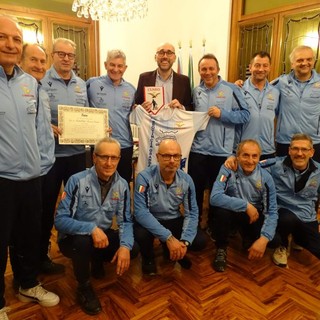 Il presidente della Provincia Robaldo ha incontrato la squadra “Over 50 Football Club Provincia Granda”