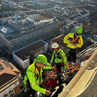 Esercitazione sulla Mole per i 70 anni del Soccorso Alpino e Speleologico piemontese