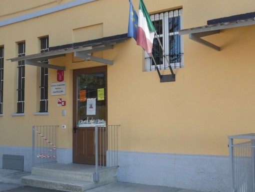 L'ingresso della scuola primaria &quot;F.lli Castellino&quot;