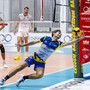 Un eccezionale recupero in difesa di Daniele Sottile (Foto Virtus Volley Fano)