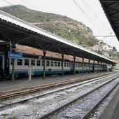 Treni in stazione a V entimiglia (archivio)