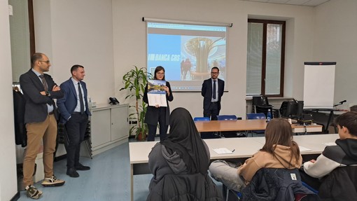 Gli studenti in visita alla sede CRS