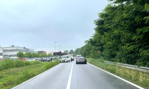 Traffico rallentato lungo la Sp7 per un incidente ai piedi dell’ospedale di Verduno