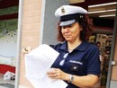 L'ispettrice Cristina Grosso, prossima alla pensione dopo trent'anni di servizio nella Polizia Locale