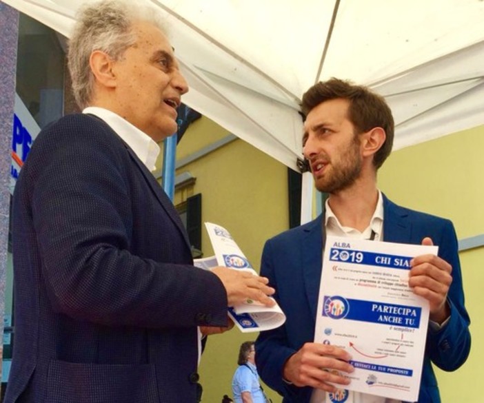 A sinistra, Sebastiano Cavalli (Rinnovamento Civico) insieme a Emanuele Bolla (Fratelli d'Italia), artefici del progetto politico &quot;Alba 2019&quot;