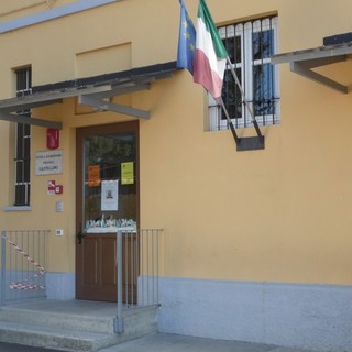 L'ingresso della scuola primaria &quot;F.lli Castellino&quot;