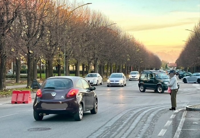 Corso Ancina, una delle strade più trafficate di Saluzzo