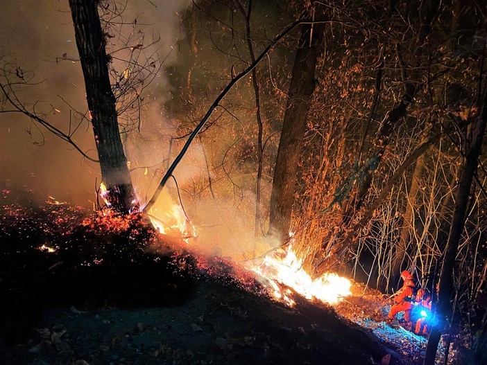 La California fa paura e il Piemonte si prepara: tra siccità e venti forti, Cuneese tra le zone a più alto rischio incendi