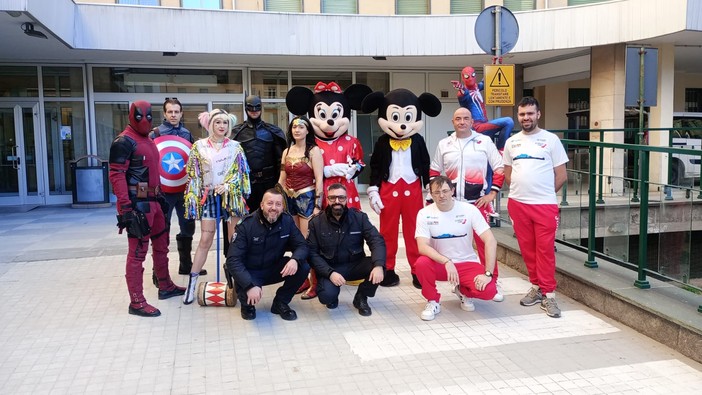 Cuneo, in pediatria al Santa Croce la nuova visita di Minnie, Topolino e i supereroi