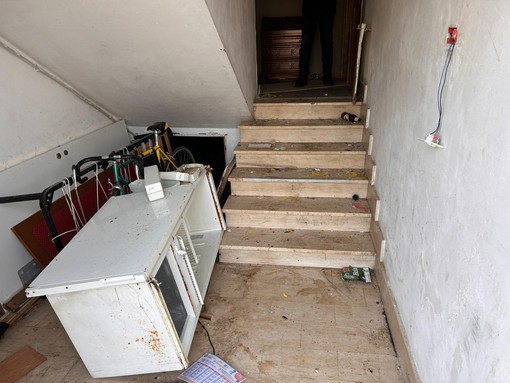 Due settimane fa lo sgombero dell'edificio effettuato dai Carabinieri con l'ausilio della Polizia Locale albese