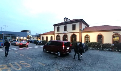 Alba, sicurezza alla stazione: due segnalati per il daspo e  il dibattito sul vigile di quartiere