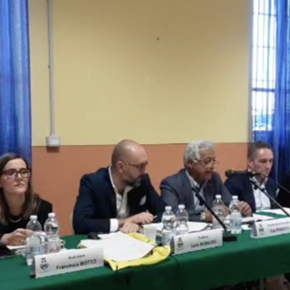 Mondovì, il consiglio comunale ricorda Tarcisio Dho, Giuliana Bagnasco e Daniela Grosso