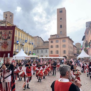 Domenica ad Alba il Festival della Bandiera