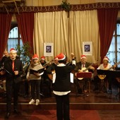 Poesie e solidarietà: il Natale si accende di parole e musica a Savigliano