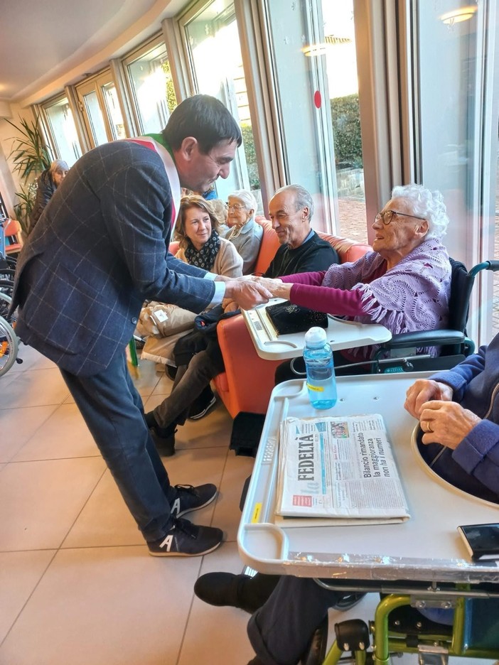 Fossano, il sindaco Tallone in visita agli ospiti delle residenze per anziani cittadine