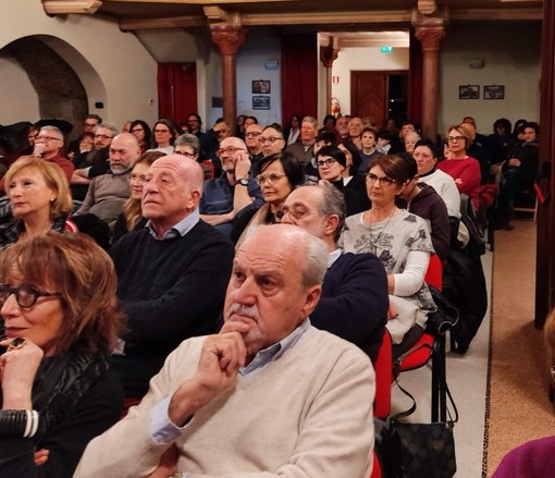 Momenti di approfondimento presso il teatro comunale di via Allerino