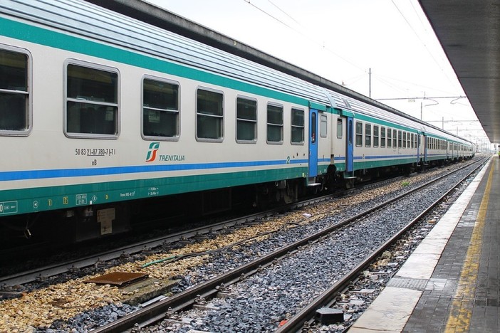 Nuovi disagi per i pendolari: treno guasto sulla Cuneo-Ventimiglia