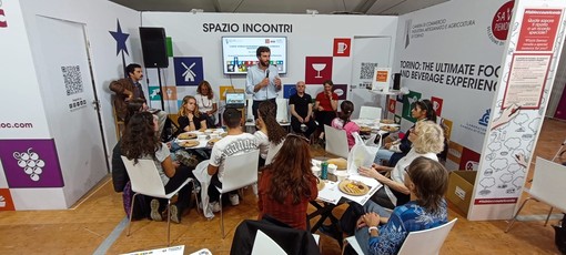 Nella foto, in sfondo da sinistra seduto Francesco Roletti, Michela Lertora, Edoardo Cavagnino, Fulvio Griffa e Claudia Carità