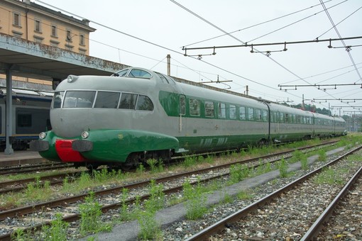 Il treno Arlecchino ETR  al suo arrivo a Cuneo (Fotoservizio di Andrea Richermo, filmati di Luciano Milano e Matteo Lemut)