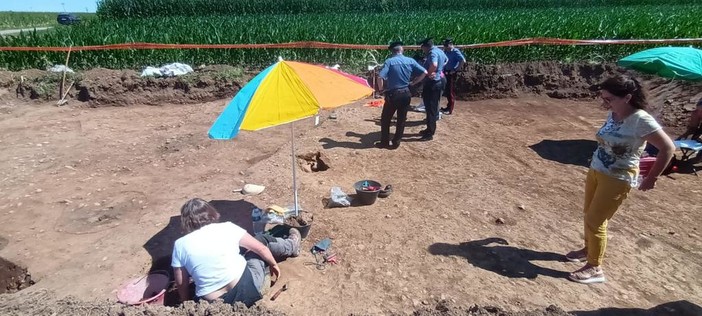 Scoperta una necropoli romana durante dei lavori di scavo a Castelletto Stura