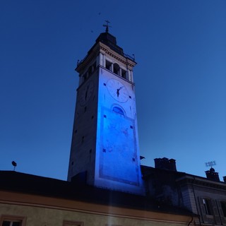 Cuneo: il 1° febbraio Torre Civica illuminata di blu per dire “Stop alle bombe sui civili”