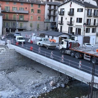 Il ponte Bourg Neuf a Tenda aperto al transito (Foto Facebook Anne Catmaucorps)