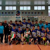 La formazione Under 17 di Cuneo Volley campione territoriale