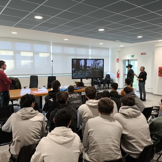 Sicurezza e realtà virtuale: gli studenti dell’Itis Rivoira a lezione con i tecnici di “e-distribuzione”