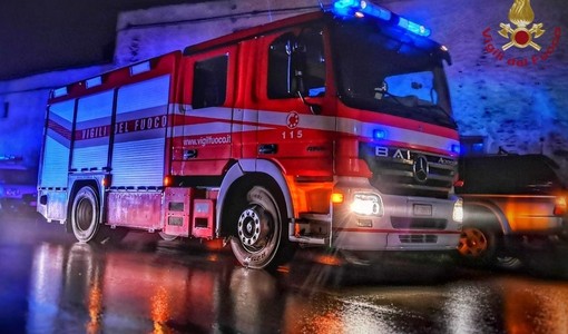 Incendio in un bar a Ricca d’Alba: vigili del fuoco sul posto