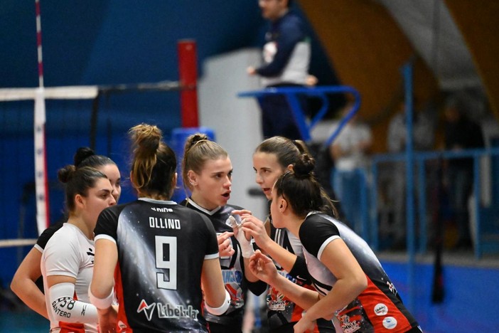 Le ragazze della Libellula Banca CRS durante il match contro il Club Italia