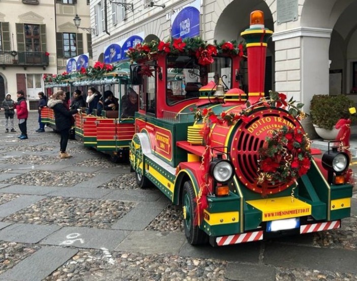 A Ceva ritorna il trenino di Natale del Banco Azzoaglio accompagnato da musica e caldarroste