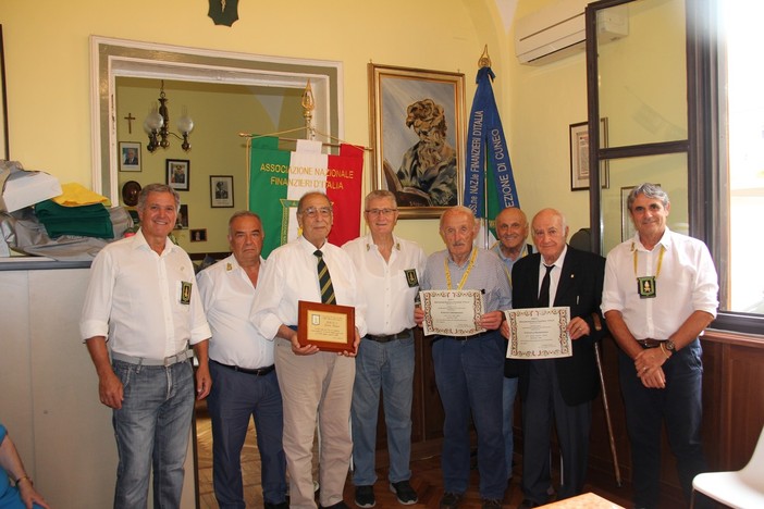 L'associazione nazionale Finanzieri d'Italia di Cuneo onora i soci più rappresentativi