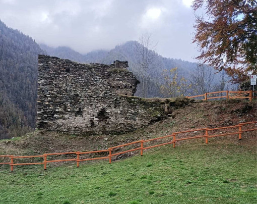 Rimessa in sicurezza l’area del castello di Casteldelfino