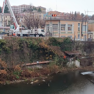 Mondovì, iniziati i lavori di pulizia dell’alveo del torrente Ellero nel tratto cittadino