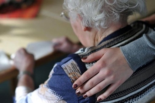 L’Asl Cn2 organizza l’ottava edizione  del percorso per caregiver famigliari,  volontari e badanti di anziani fragili