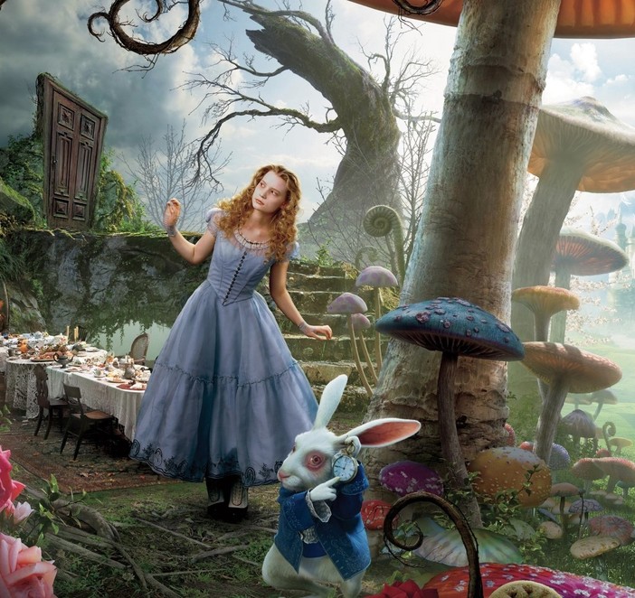 &quot;Alice nella Saluzzo delle Meraviglie&quot;: l'evento che porta nella magia della favola e in quella della città