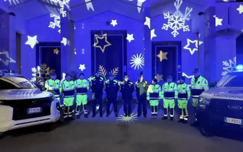 Buon Natale e un sereno anno nuovo dalla Sezione ANA di Mondovì con tutti i gruppi: viva gli Alpini! [VIDEO]