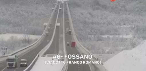 Strade pulite su tutti i tratti autostradali di A6 e A33 dopo la nevicata di ieri [VIDEO]